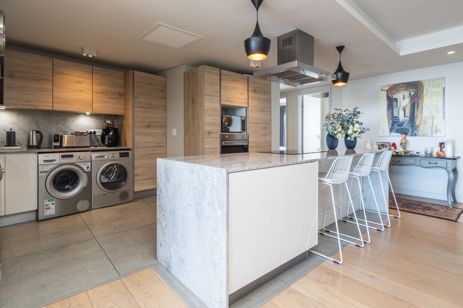 3 Bedroom Property for Sale in Sea Point Western Cape